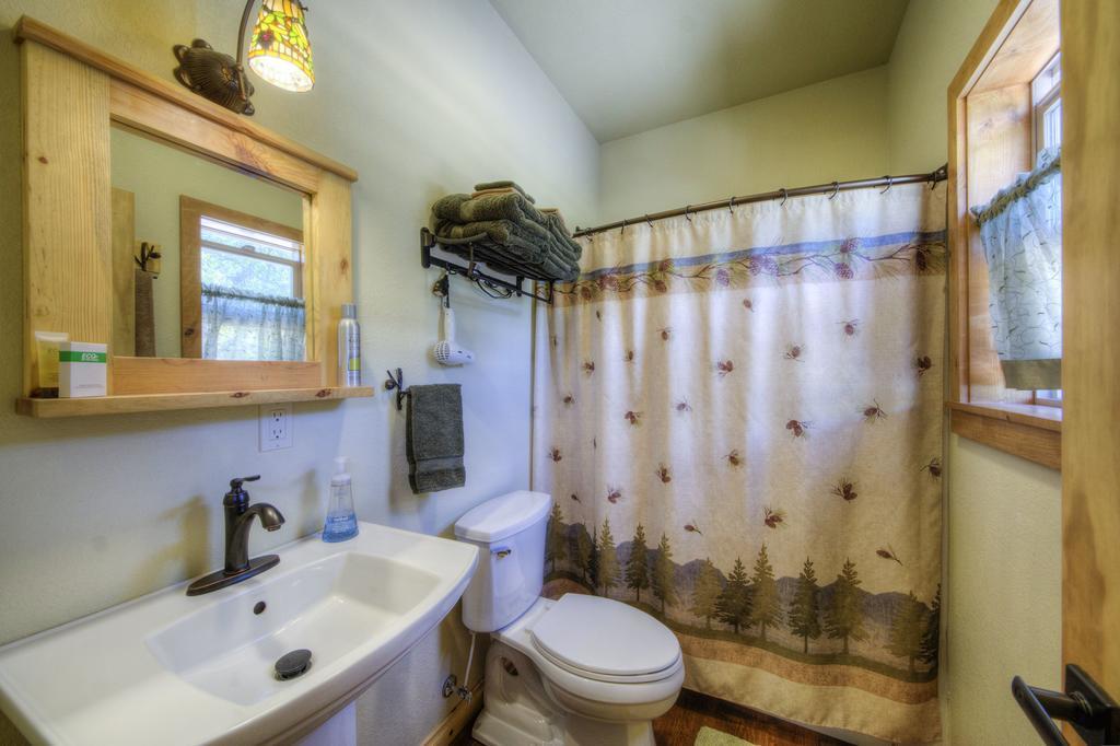 Villa Yak Ridge Cabins And Farmstead By Mount Rushmore Keystone Exterior foto